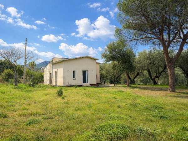 casa indipendente in vendita a Portoferraio