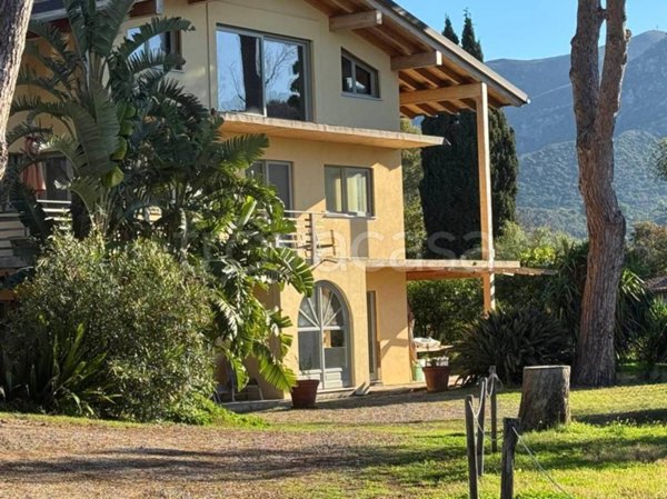 casa indipendente in vendita a Portoferraio in zona Magazzini