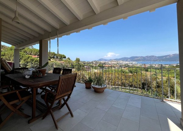 casa indipendente in vendita a Portoferraio in zona Valle di Lazzaro