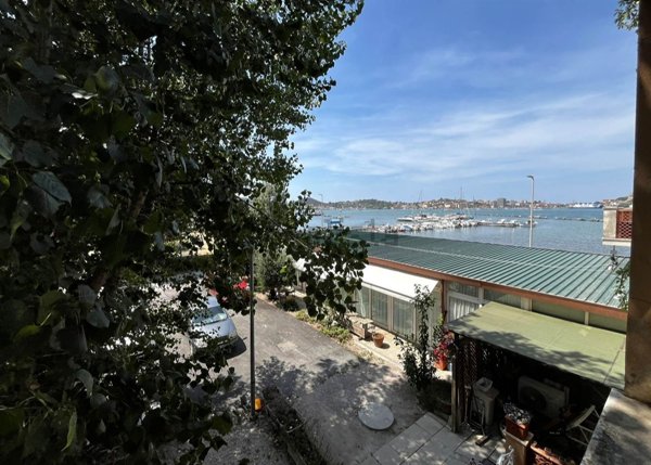 appartamento in vendita a Portoferraio in zona Magazzini