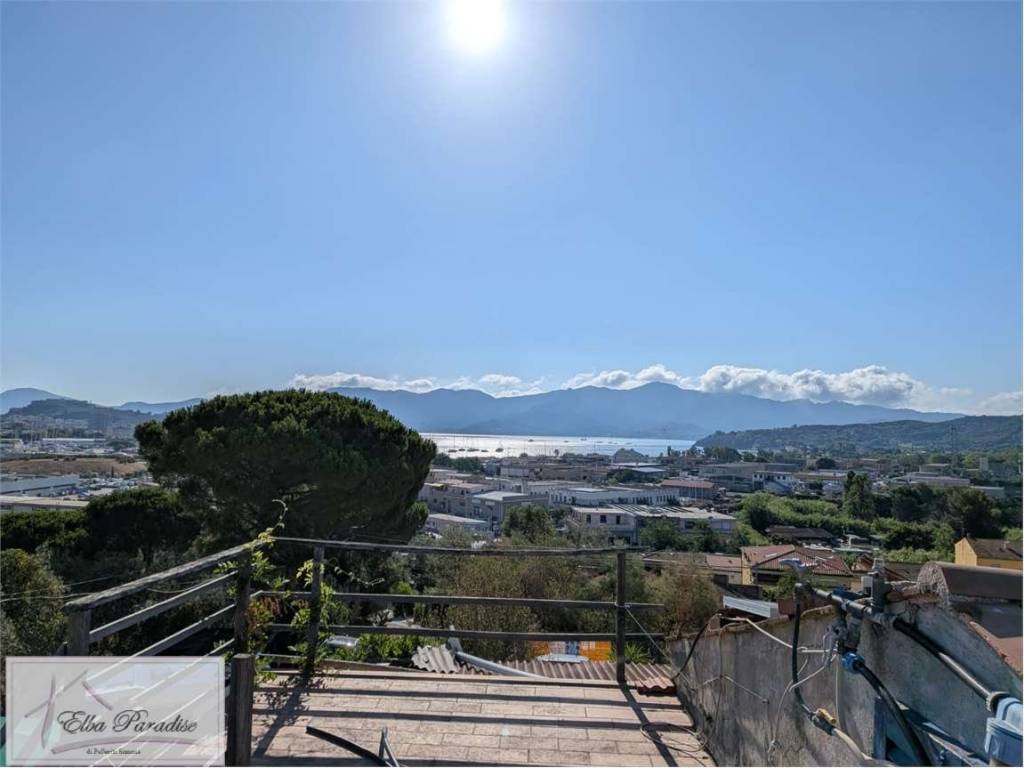 casa indipendente in vendita a Portoferraio in zona Montecristo