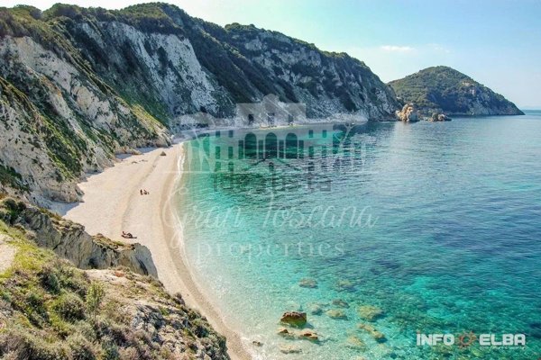 casa indipendente in vendita a Portoferraio