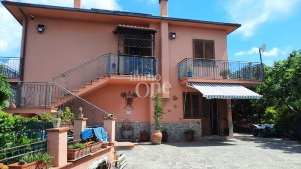 casa indipendente in vendita a Rosignano Marittimo in zona Gabbro