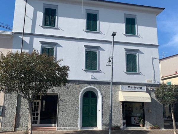 intera palazzina in vendita a Rosignano Marittimo in zona Vada