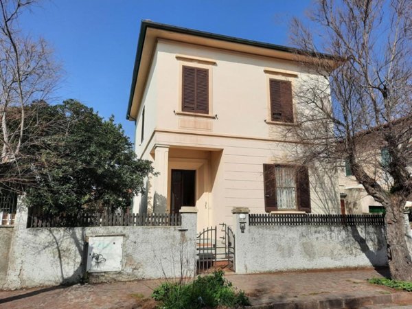 casa indipendente in vendita a Rosignano Marittimo in zona Castiglioncello