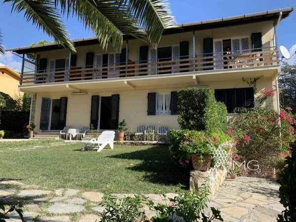 casa indipendente in vendita a Rosignano Marittimo in zona Castiglioncello