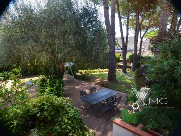 casa indipendente in vendita a Rosignano Marittimo in zona Castiglioncello
