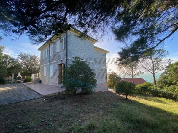 casa indipendente in vendita a Rosignano Marittimo in zona Castiglioncello
