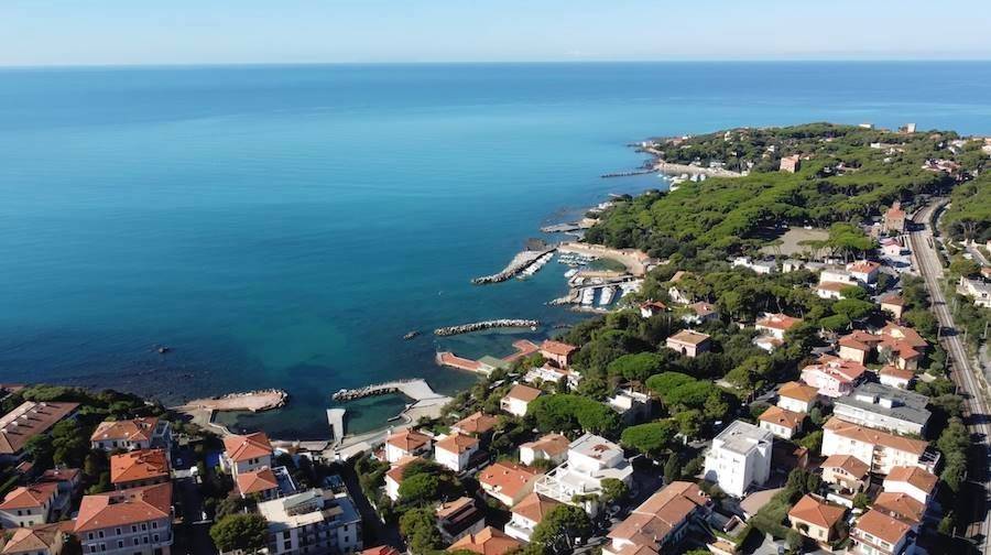 locale commerciale in vendita a Rosignano Marittimo in zona Castiglioncello