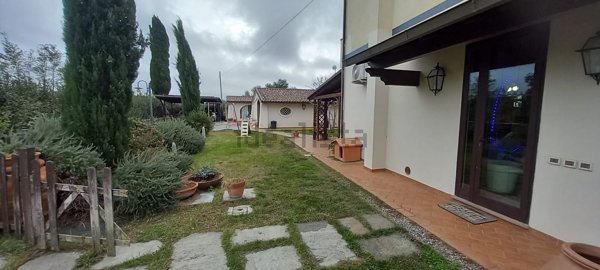 casa indipendente in vendita a Rosignano Marittimo in zona Vada