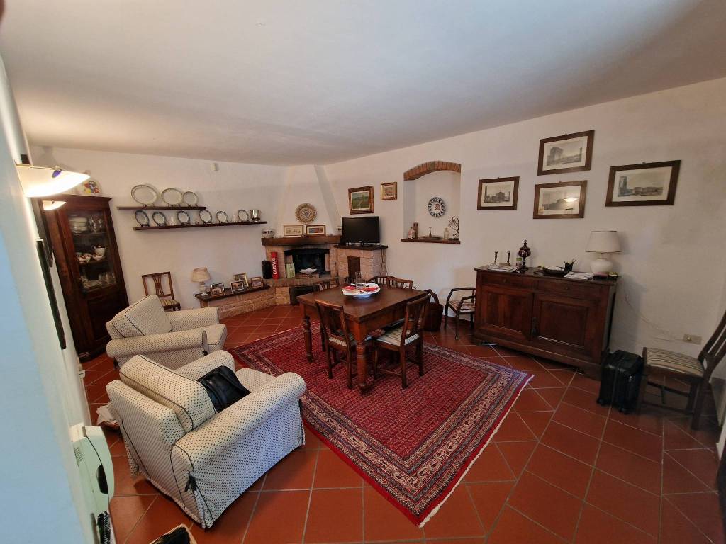 casa indipendente a Rosignano Marittimo in zona Castelnuovo della Misericordia