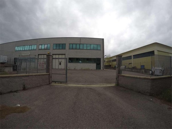 locale commerciale in vendita a Rosignano Marittimo