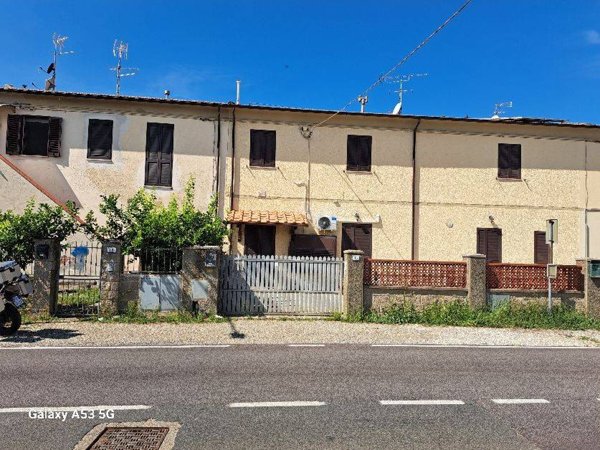 appartamento in vendita a Rosignano Marittimo in zona Vada
