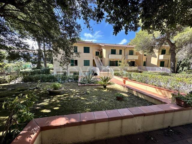 appartamento in vendita a Rosignano Marittimo in zona Castiglioncello