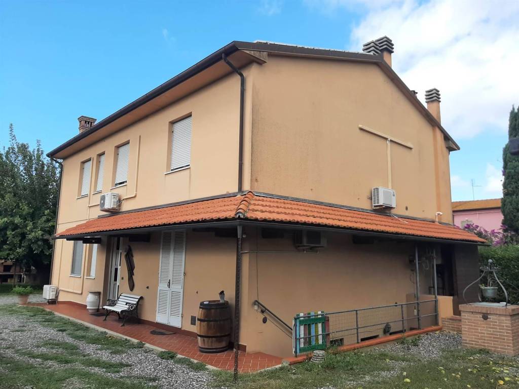 casa indipendente in vendita a Rosignano Marittimo in zona Vada