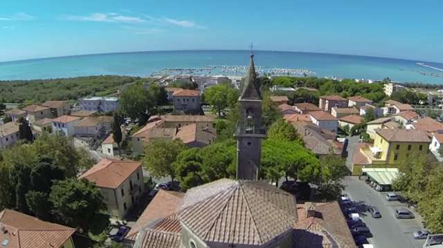 intera palazzina in vendita a Rosignano Marittimo in zona Vada