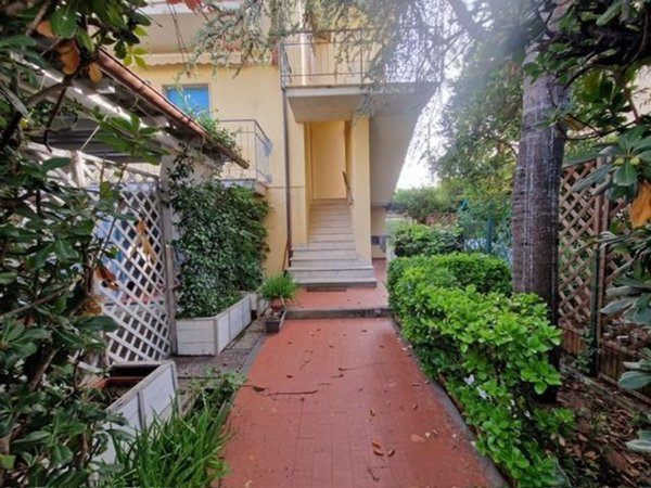 appartamento in vendita a Rosignano Marittimo in zona Vada
