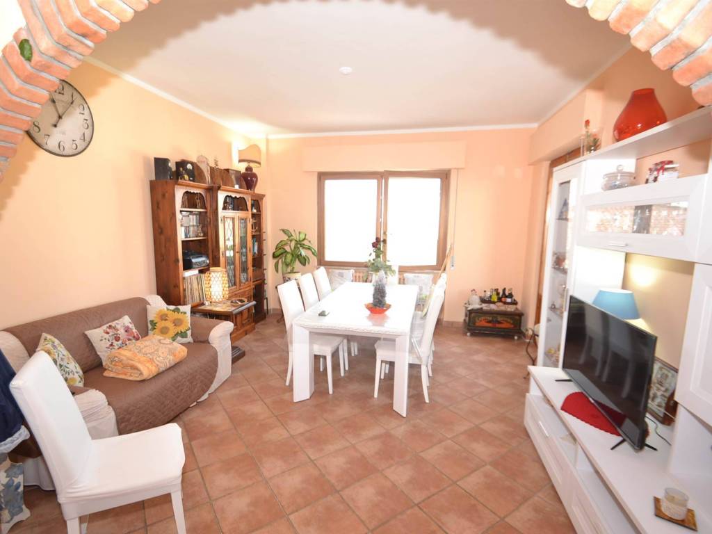 appartamento in vendita a Rosignano Marittimo in zona Rosignano Solvay