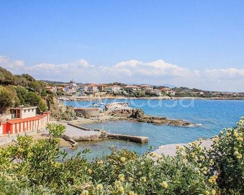 casa indipendente in vendita a Rosignano Marittimo in zona Castiglioncello