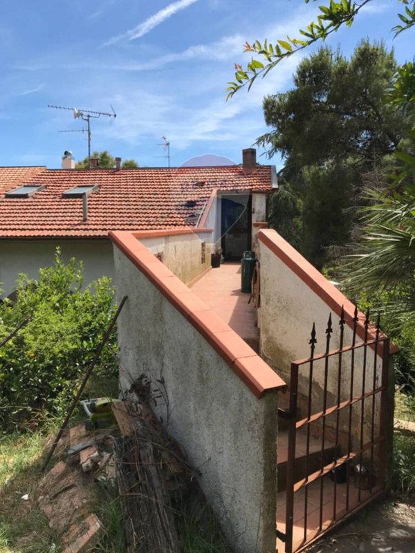 casa indipendente in vendita a Rosignano Marittimo in zona Rosignano Solvay