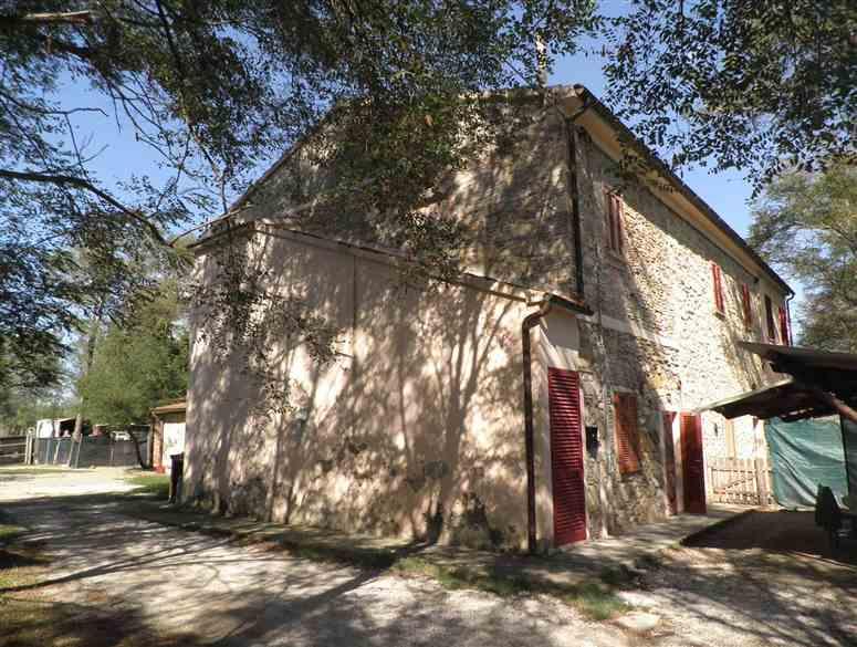 negozio in vendita a Rosignano Marittimo in zona Vada