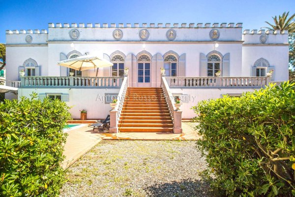 casa indipendente in vendita a Rosignano Marittimo in zona Castiglioncello