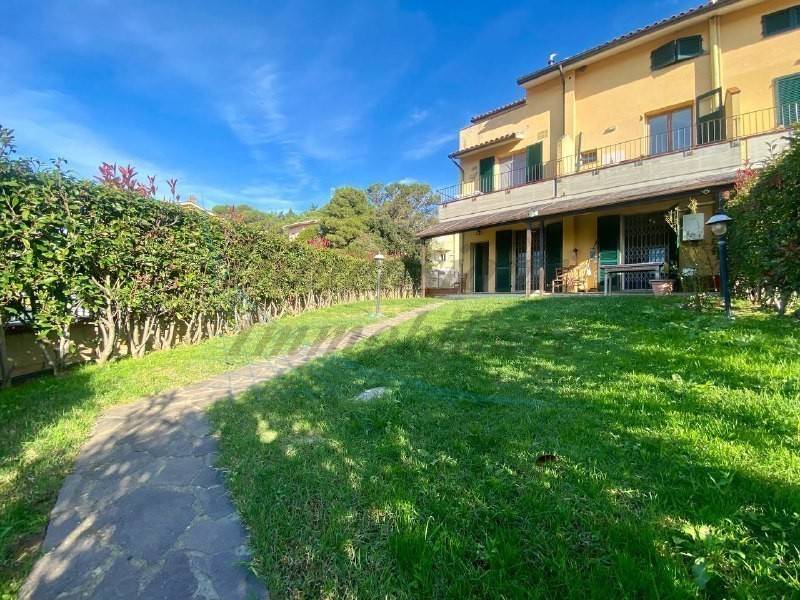 appartamento in vendita a Rosignano Marittimo in zona Nibbiaia