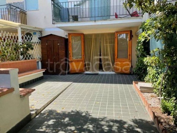 appartamento in vendita a Rosignano Marittimo in zona Vada