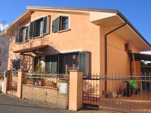 casa indipendente in vendita a Rosignano Marittimo in zona Vada
