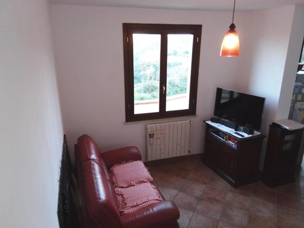 casa indipendente in vendita a Rosignano Marittimo in zona Nibbiaia