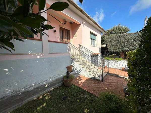casa indipendente in vendita a Rosignano Marittimo in zona Gabbro