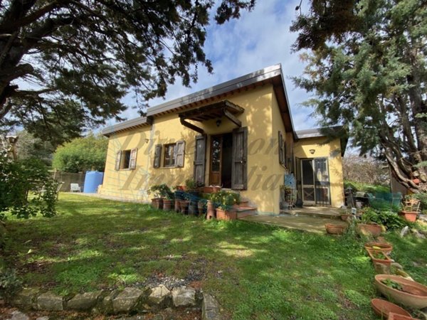 casa indipendente in vendita a Rosignano Marittimo