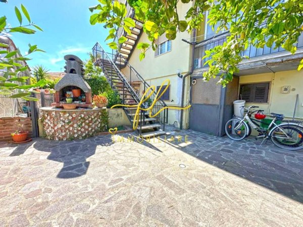 appartamento in vendita a Rosignano Marittimo in zona Vada