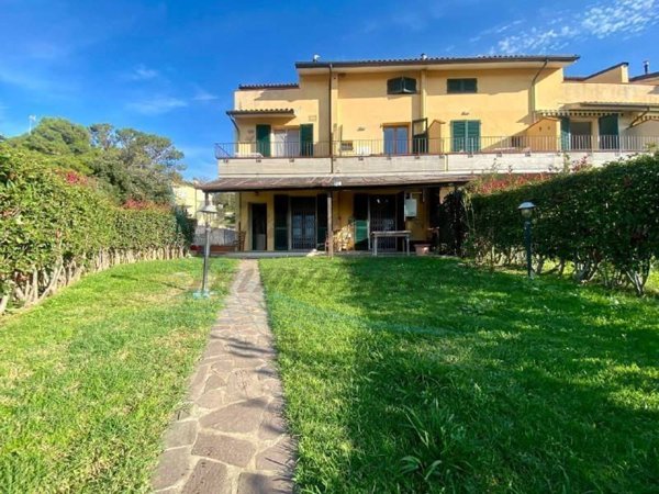 appartamento in vendita a Rosignano Marittimo in zona Nibbiaia