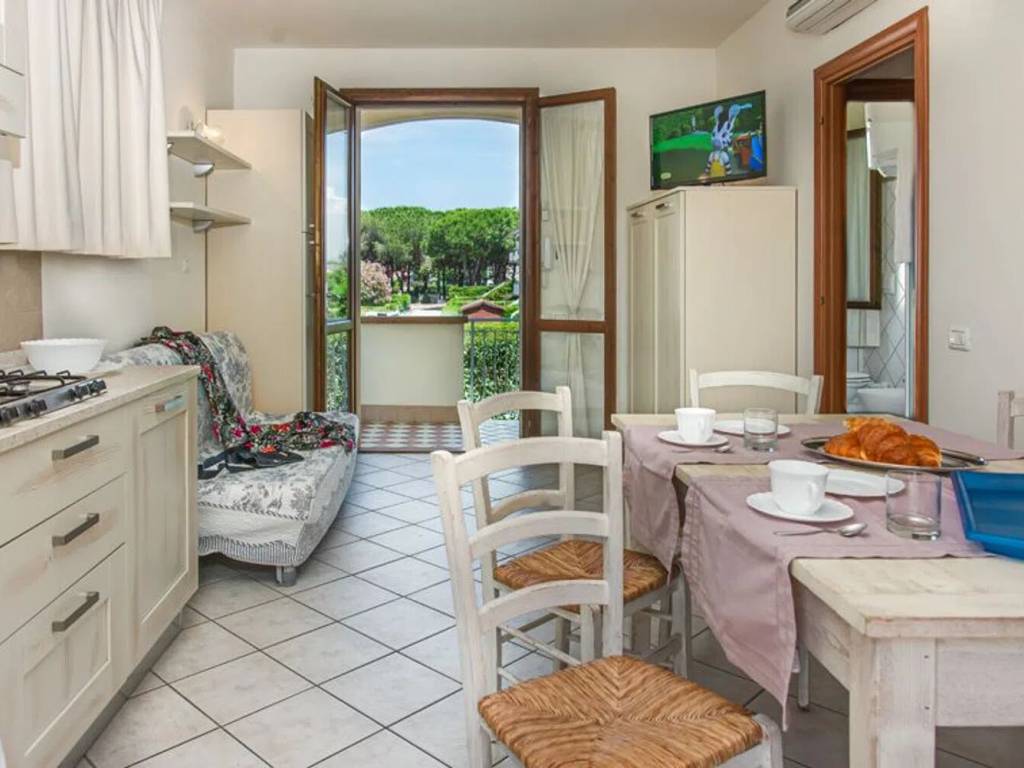 appartamento in vendita a Rosignano Marittimo in zona Vada