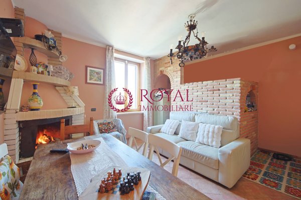 casa indipendente in vendita a Rosignano Marittimo in zona Nibbiaia