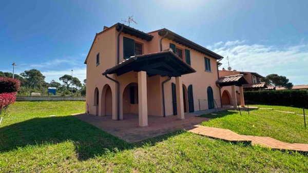 casa indipendente in vendita a Rosignano Marittimo in zona Castiglioncello