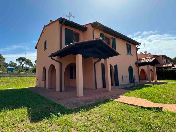 casa indipendente in vendita a Rosignano Marittimo in zona Castiglioncello