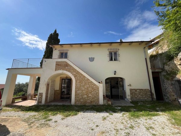 casa indipendente in vendita a Rosignano Marittimo in zona Castiglioncello