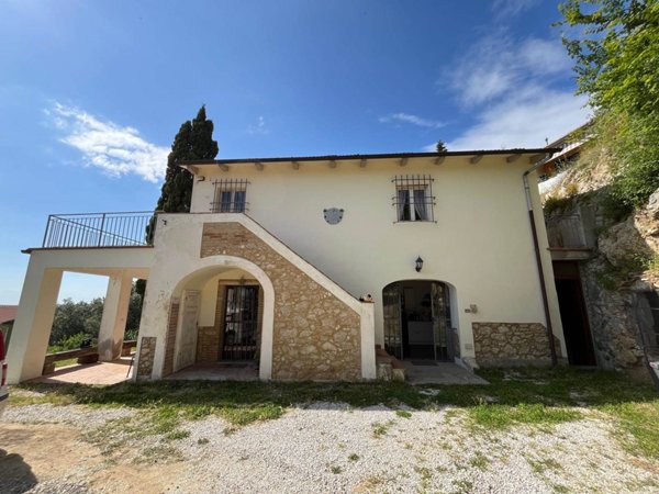 casa indipendente in vendita a Rosignano Marittimo in zona Castiglioncello