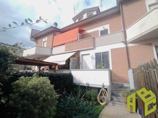 casa indipendente in vendita a Rosignano Marittimo in zona Rosignano Solvay