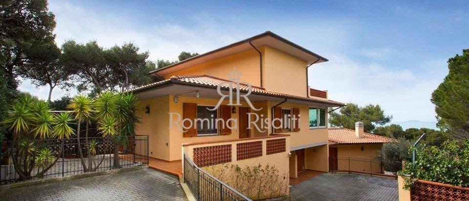 casa indipendente in vendita a Rosignano Marittimo in zona Castiglioncello
