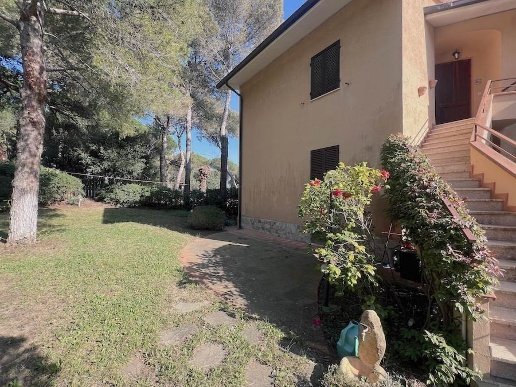 appartamento in vendita a Rosignano Marittimo in zona Castiglioncello