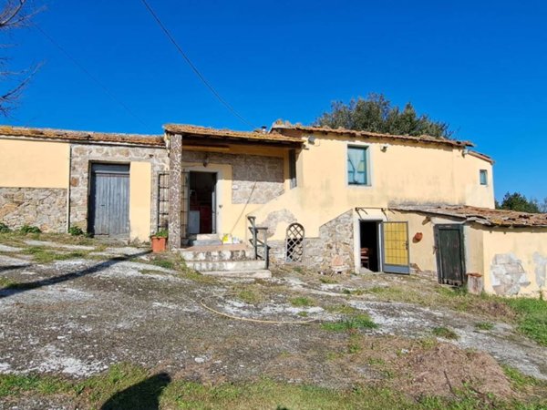 casa indipendente a Rosignano Marittimo in zona Castelnuovo della Misericordia
