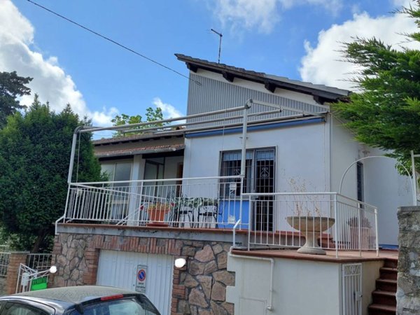 casa indipendente a Rosignano Marittimo in zona Castelnuovo della Misericordia