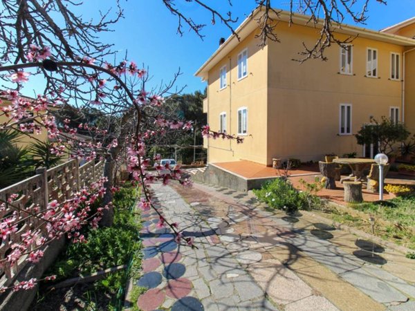 casa indipendente in vendita a Rosignano Marittimo in zona Castiglioncello