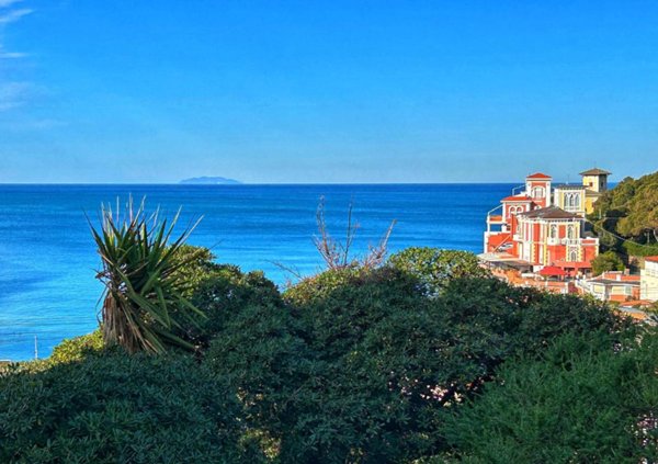 casa indipendente in vendita a Rosignano Marittimo in zona Castiglioncello