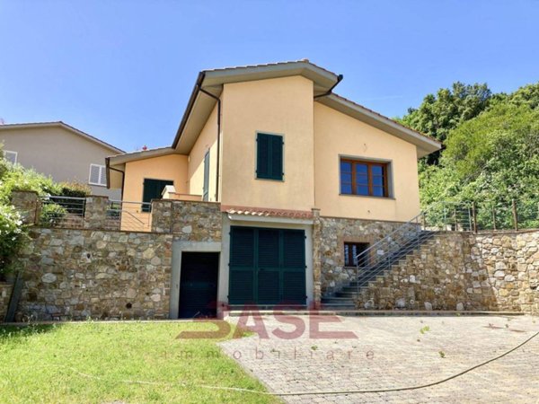 casa indipendente in vendita a Rosignano Marittimo in zona Nibbiaia