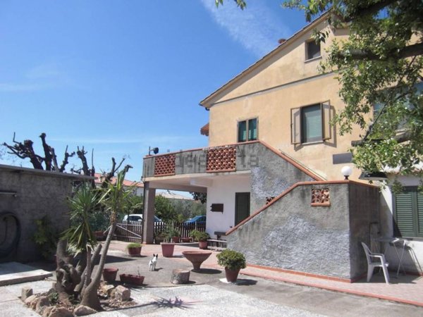 casa indipendente in vendita a Rosignano Marittimo in zona Castiglioncello