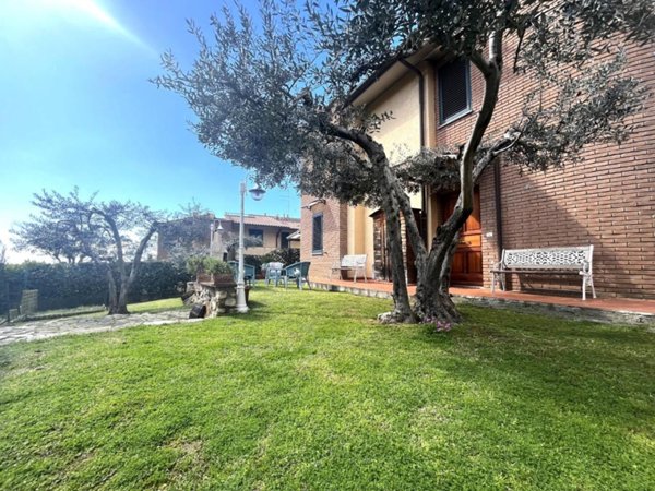 casa indipendente in vendita a Rosignano Marittimo
